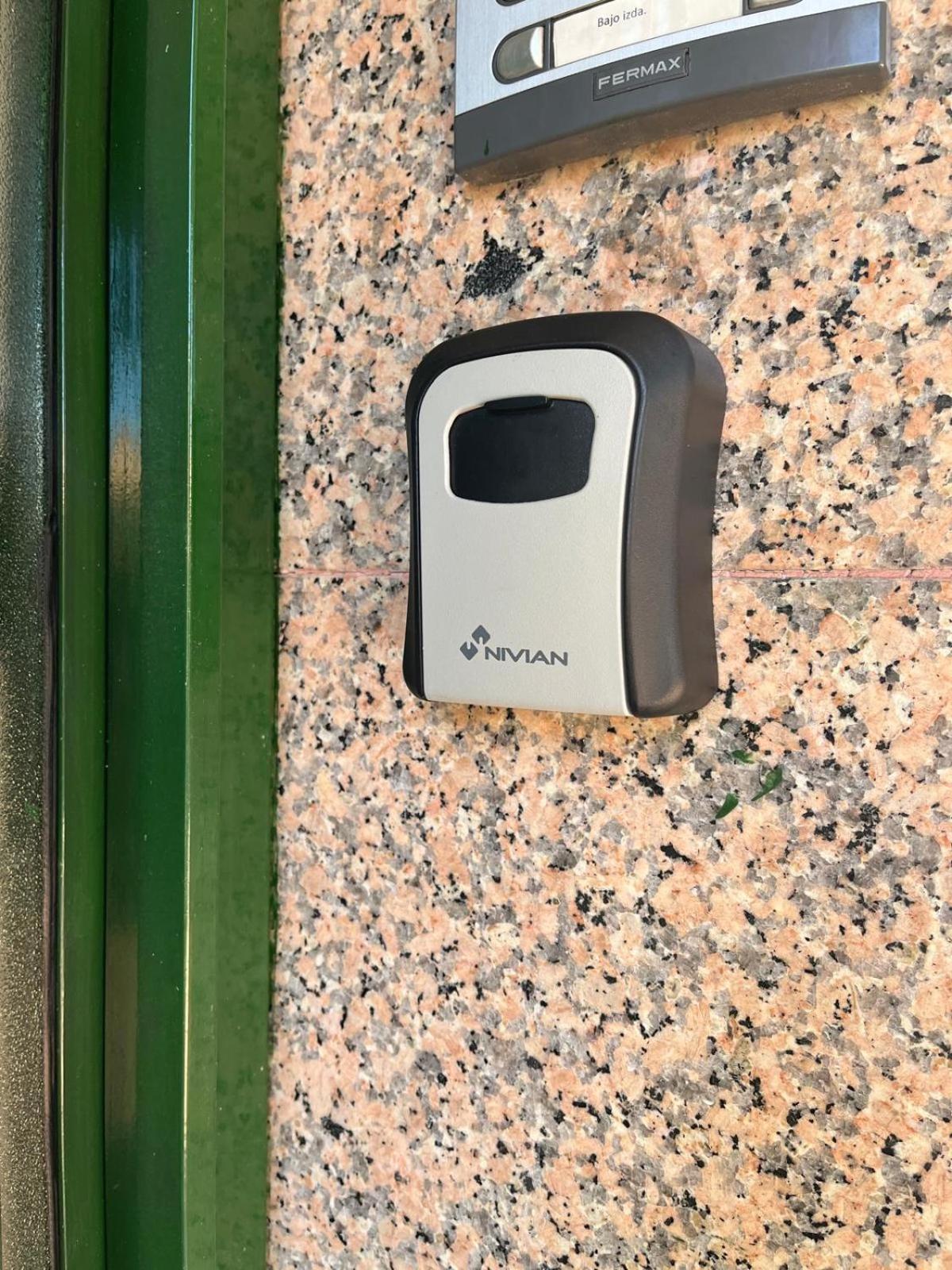 Apartamento Mercurio- Barajas 1B Madrid Eksteriør billede